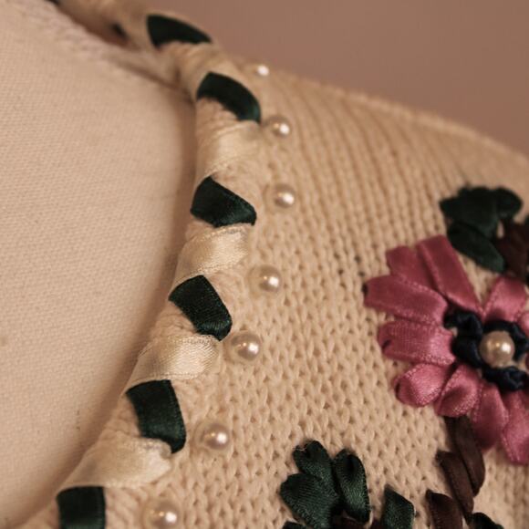 Cotton Knit Short Sleeve Scoop Neck Top Ribbon & Pearl Floral Embroidered sz M - Picture 3 of 11